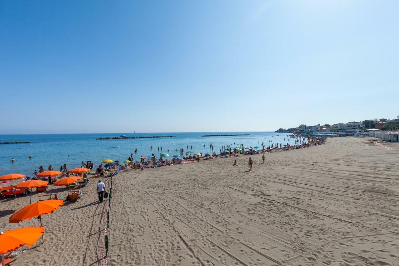 Titty Beach House Санта-Маринелла Экстерьер фото